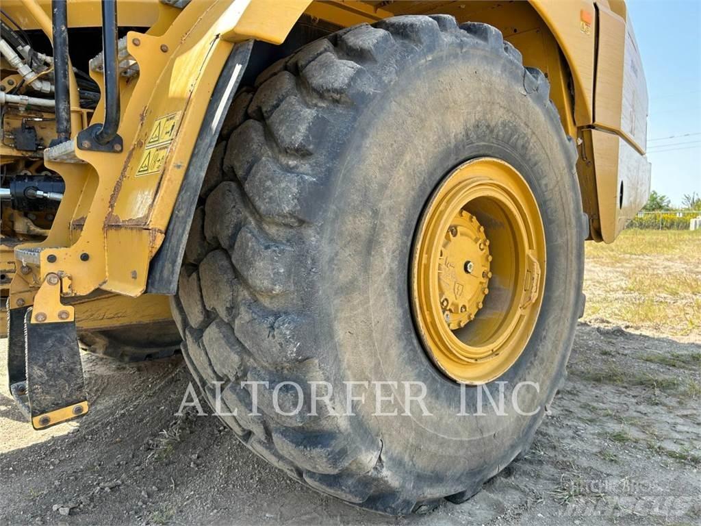 CAT 745 Зчленовані самоскиди