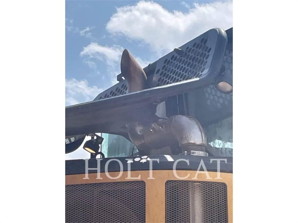 CAT 745 Зчленовані самоскиди