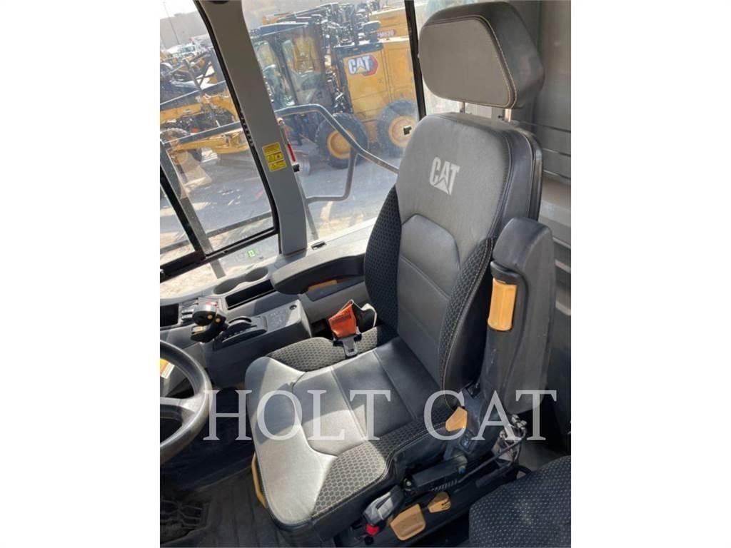 CAT 745 Зчленовані самоскиди
