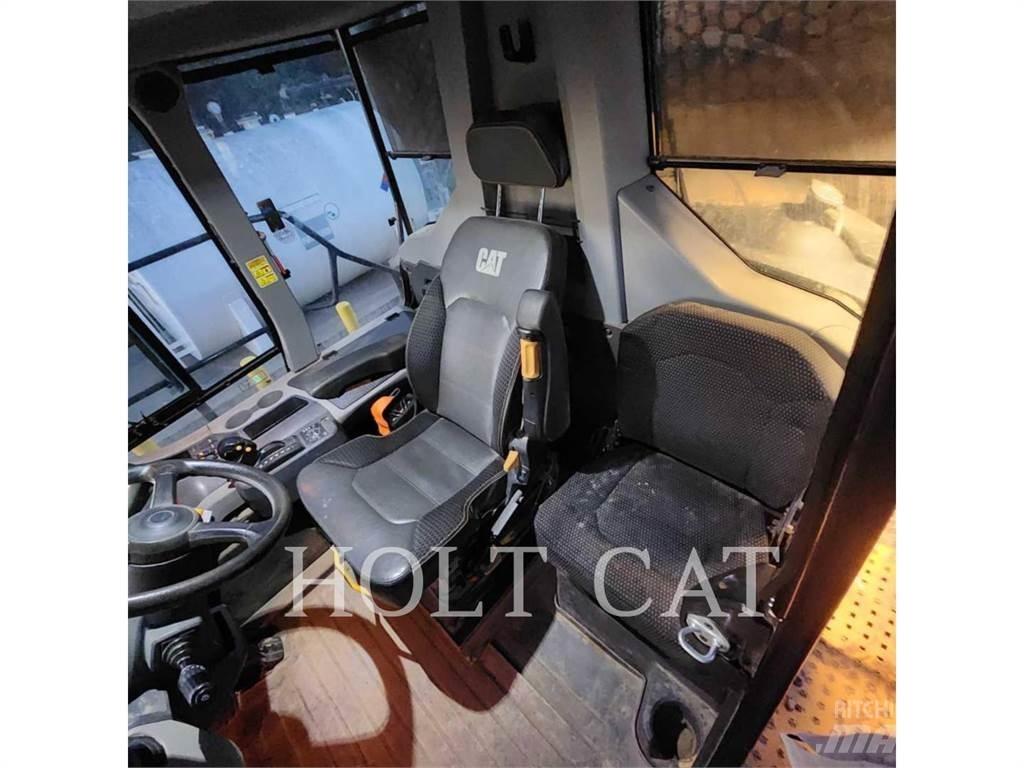 CAT 745 Зчленовані самоскиди
