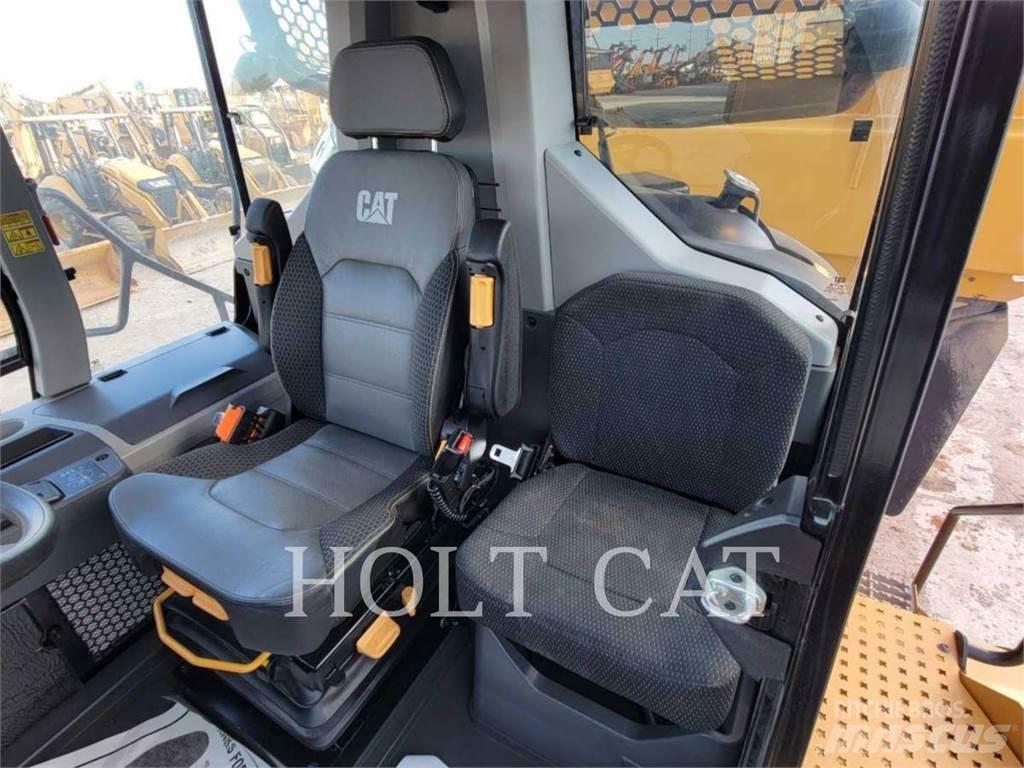 CAT 745 Зчленовані самоскиди