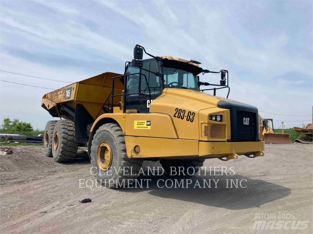 CAT 745 Зчленовані самоскиди