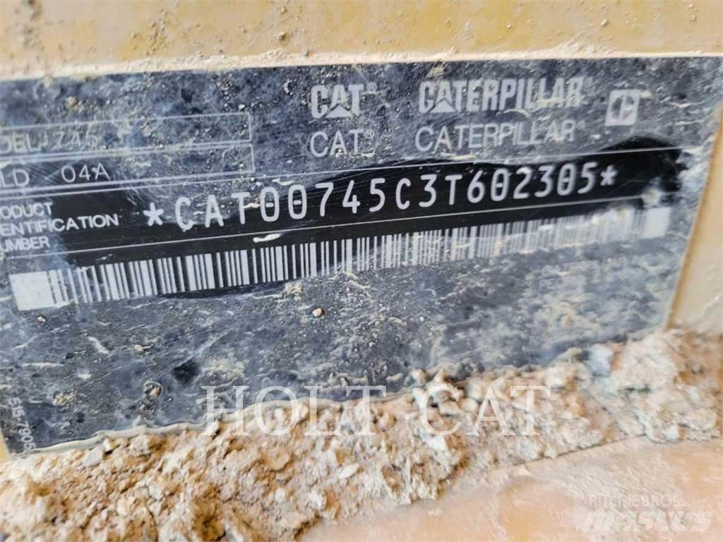 CAT 745 Зчленовані самоскиди