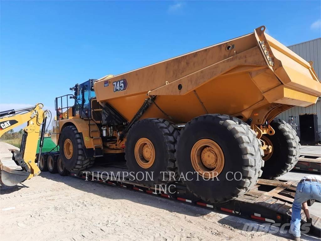 CAT 745 Зчленовані самоскиди