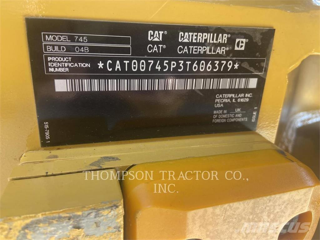 CAT 745 Зчленовані самоскиди