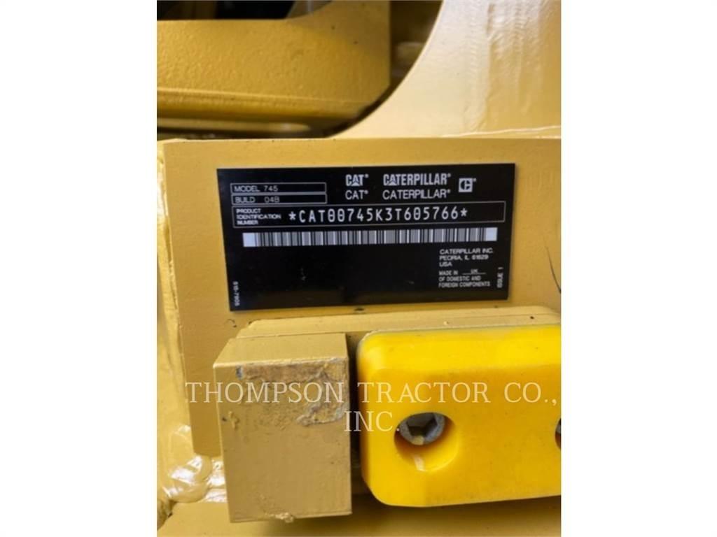 CAT 745 Зчленовані самоскиди