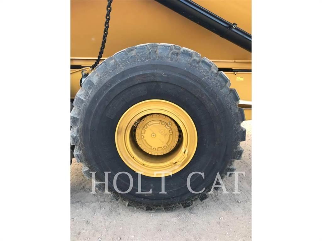 CAT 745 Зчленовані самоскиди