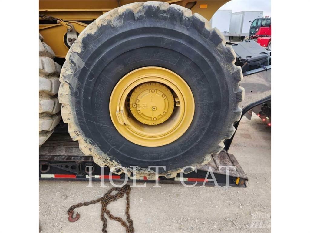 CAT 745 Зчленовані самоскиди