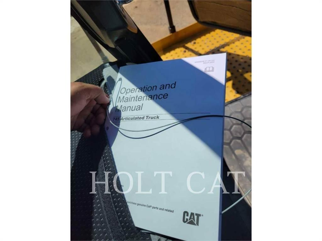 CAT 745 Зчленовані самоскиди