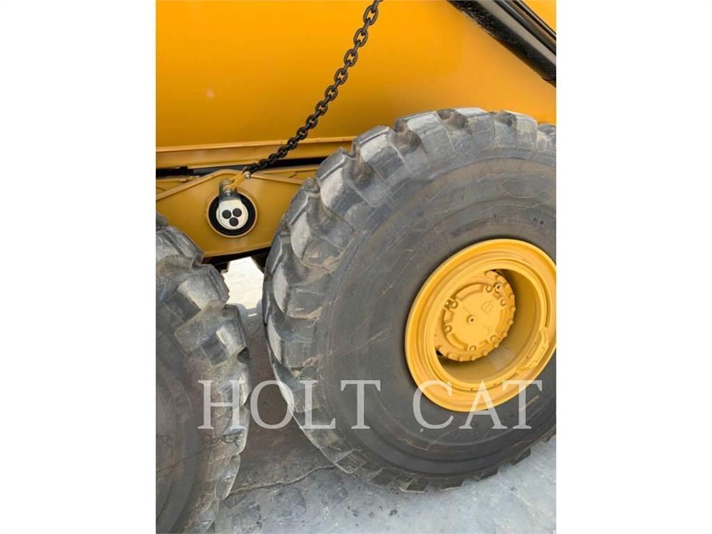 CAT 745 Зчленовані самоскиди