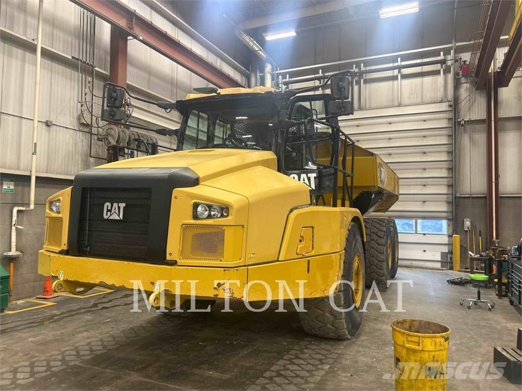 CAT 745 Зчленовані самоскиди