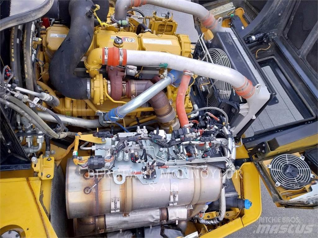 CAT 745 Зчленовані самоскиди