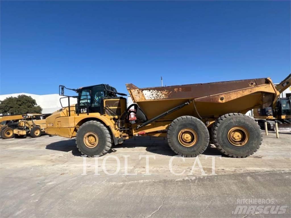 CAT 745 Зчленовані самоскиди