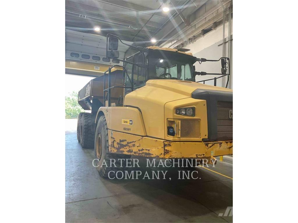 CAT 745 Зчленовані самоскиди