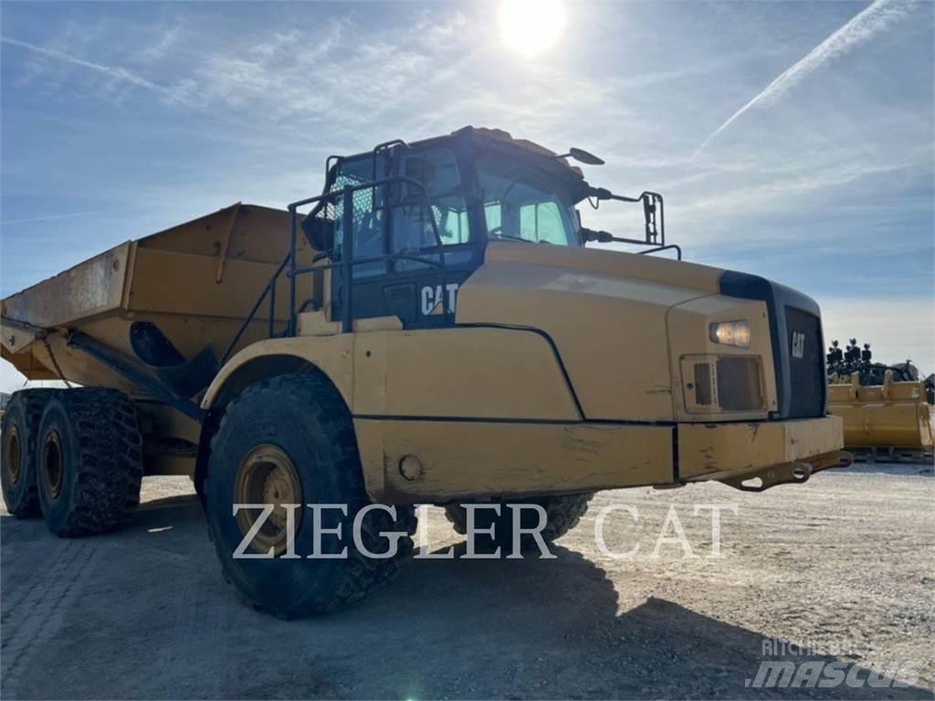CAT 745 Зчленовані самоскиди