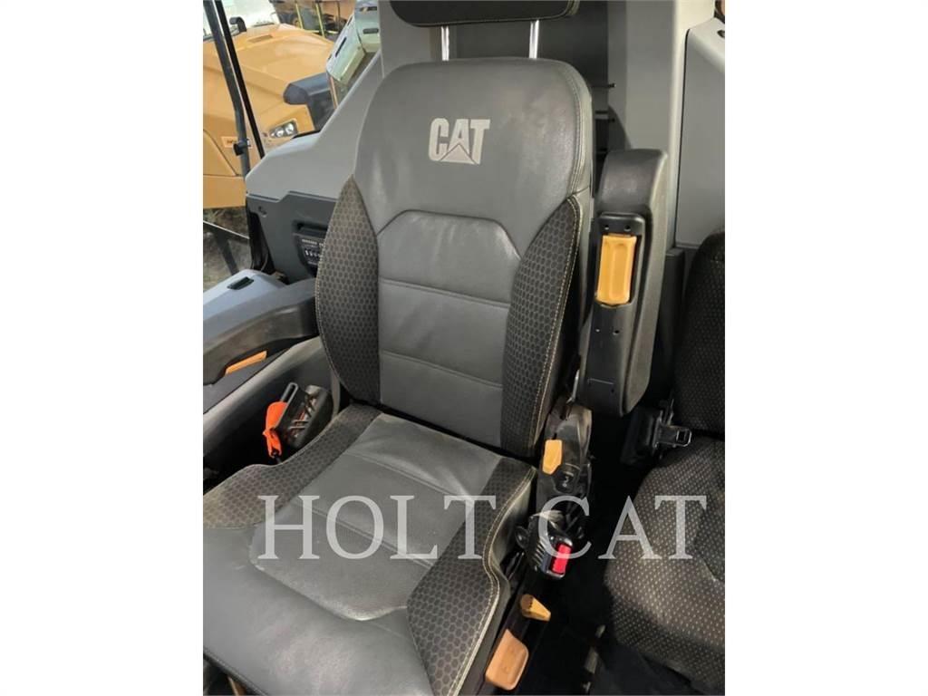 CAT 745 Зчленовані самоскиди