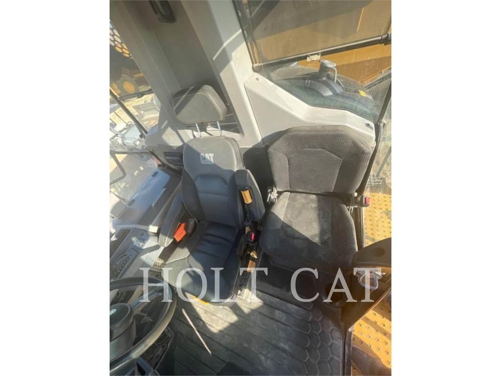 CAT 745 Зчленовані самоскиди