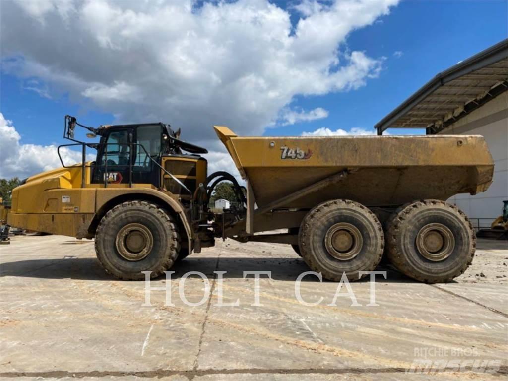 CAT 745 Зчленовані самоскиди