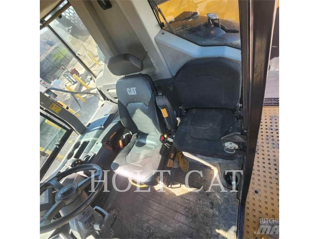 CAT 745 Зчленовані самоскиди