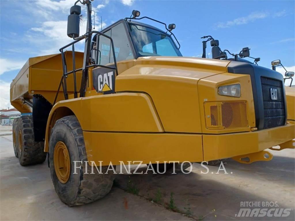 CAT 745 Зчленовані самоскиди