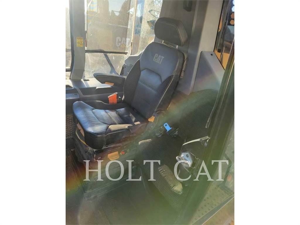CAT 745 Зчленовані самоскиди