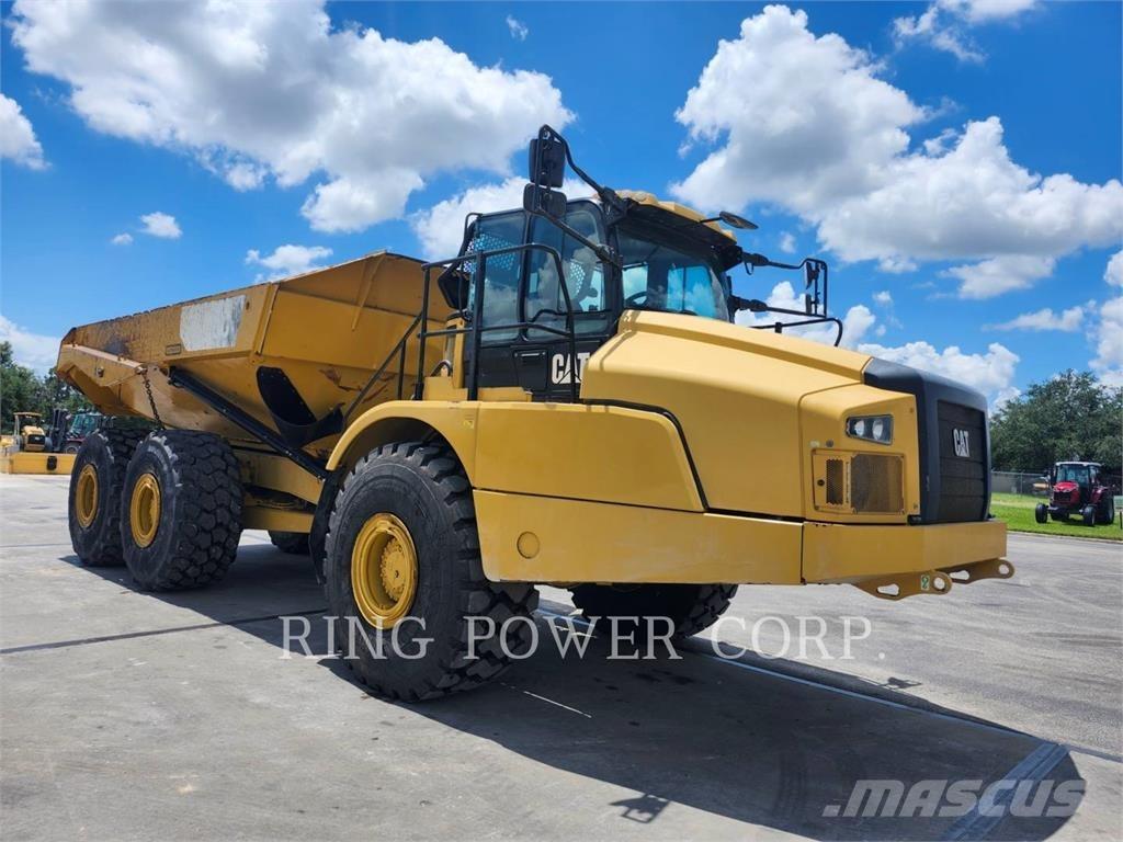 CAT 745 Зчленовані самоскиди