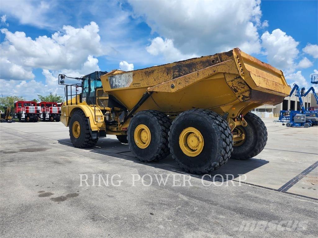 CAT 745 Зчленовані самоскиди