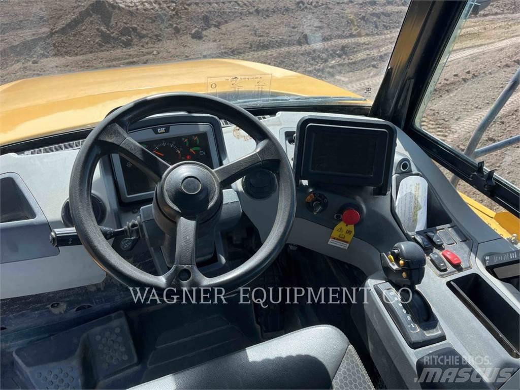 CAT 745 Зчленовані самоскиди
