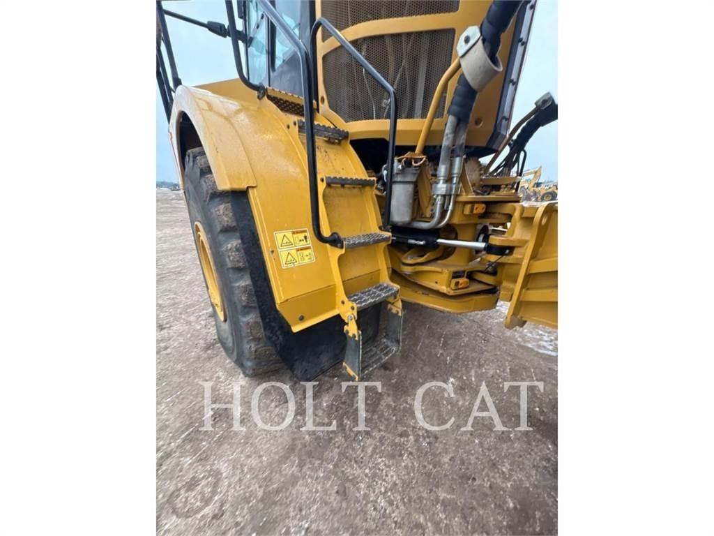 CAT 745 Зчленовані самоскиди