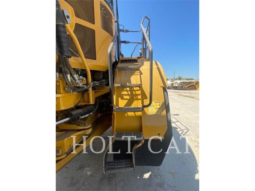 CAT 745 Зчленовані самоскиди