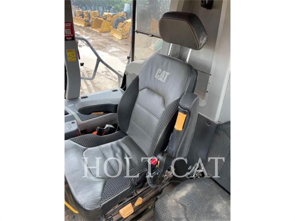 CAT 745 Зчленовані самоскиди