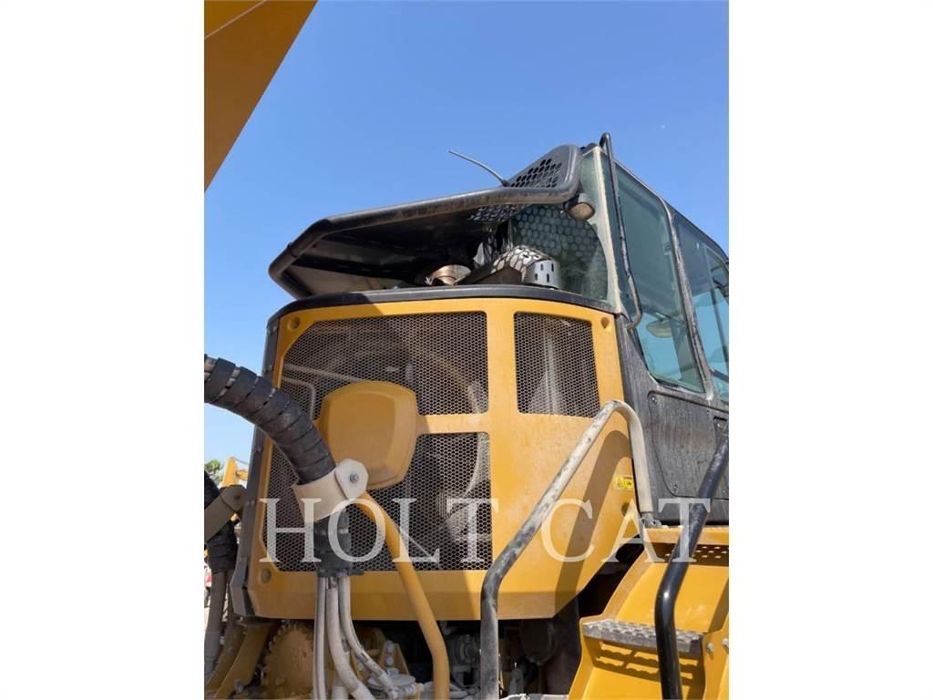 CAT 745 Зчленовані самоскиди