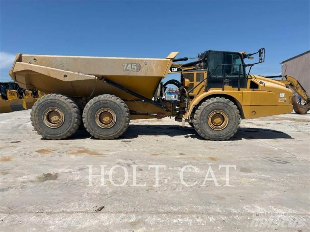 CAT 745 Зчленовані самоскиди