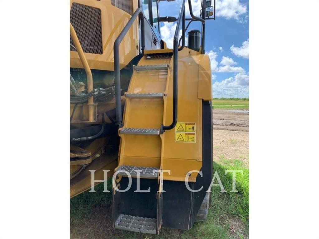 CAT 745 Зчленовані самоскиди