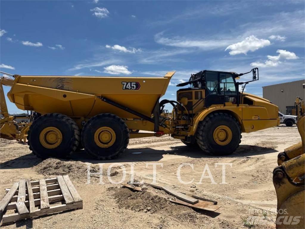 CAT 745 Зчленовані самоскиди