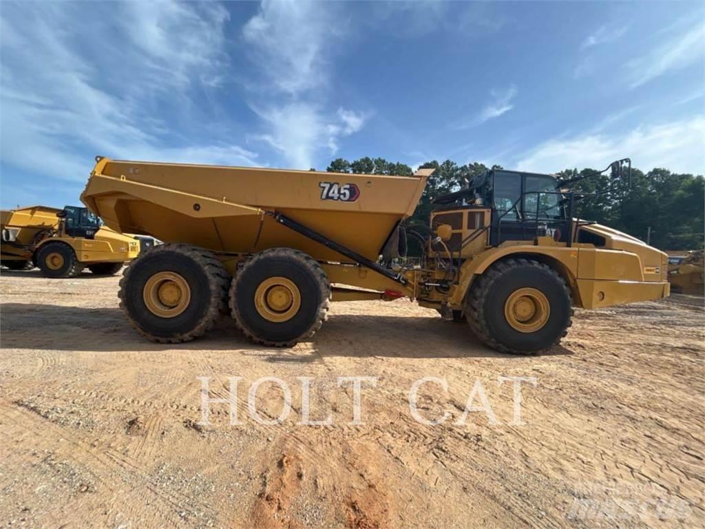 CAT 745 Зчленовані самоскиди