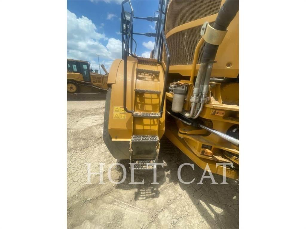 CAT 745 Зчленовані самоскиди