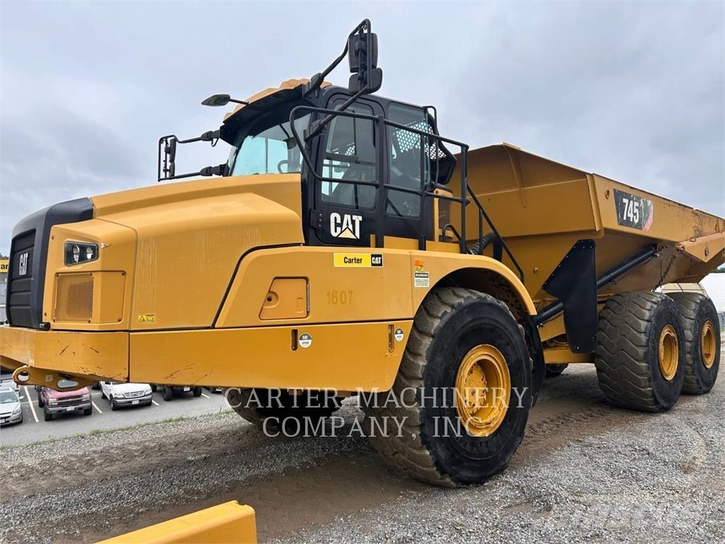 CAT 745 Зчленовані самоскиди