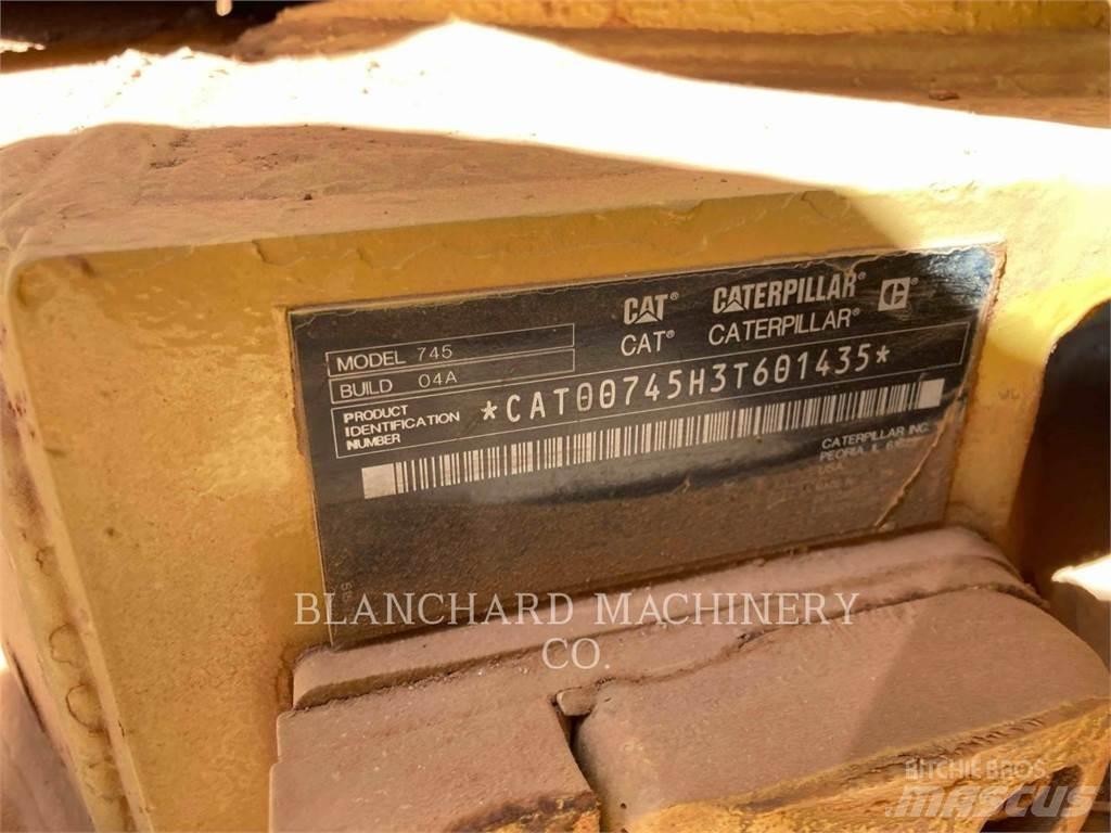 CAT 745 Зчленовані самоскиди