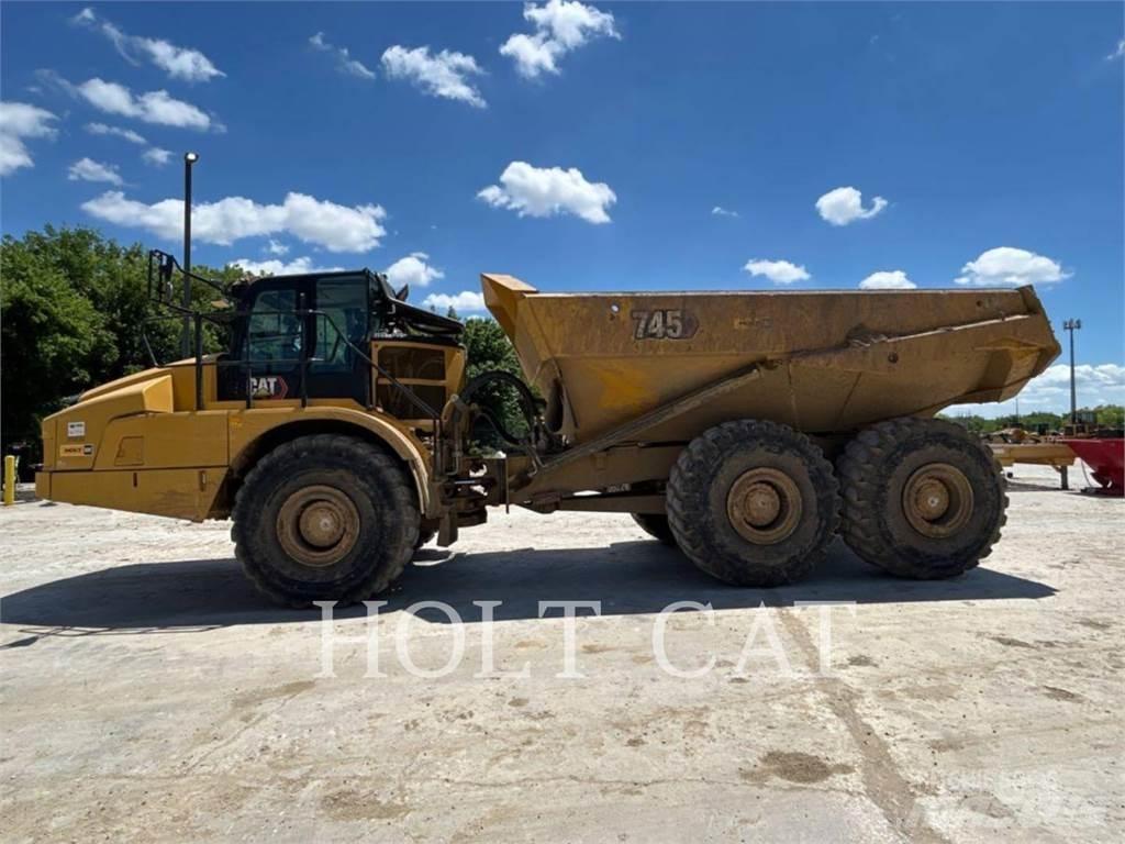 CAT 745 Зчленовані самоскиди