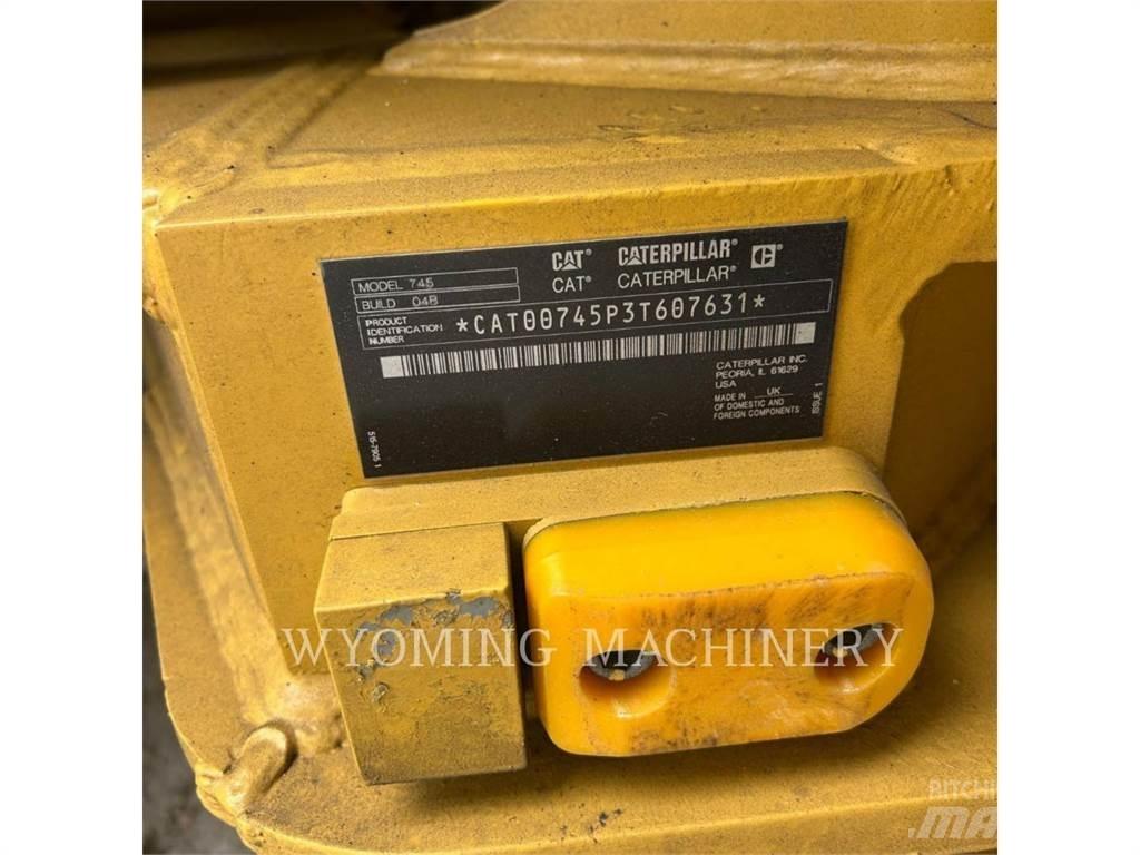 CAT 745 Зчленовані самоскиди