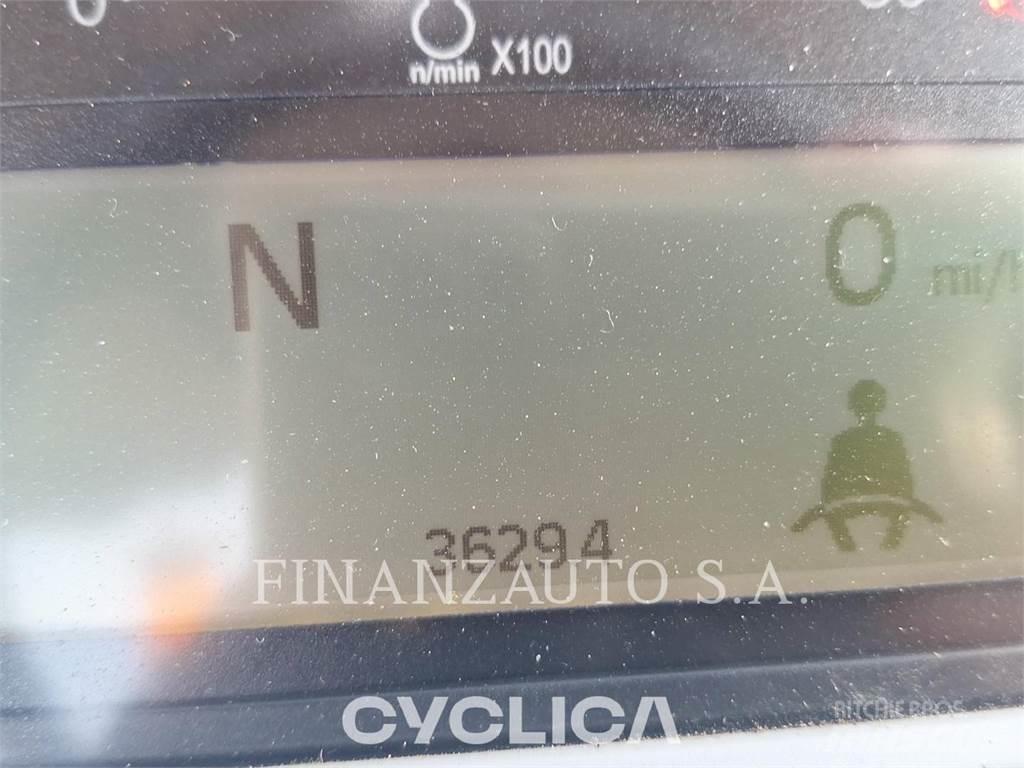 CAT 745 Зчленовані самоскиди
