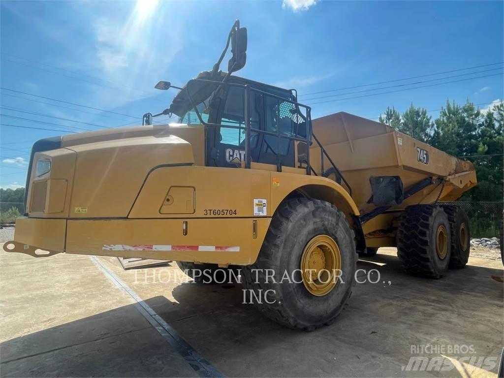 CAT 745 Зчленовані самоскиди