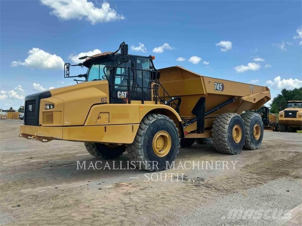 CAT 745 Зчленовані самоскиди
