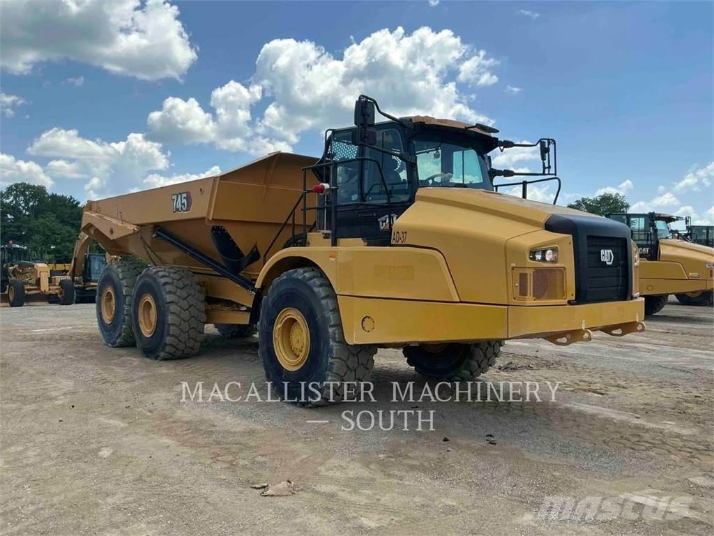 CAT 745 Зчленовані самоскиди