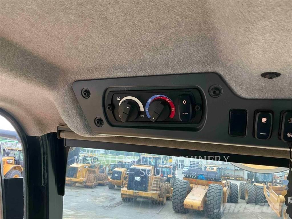 CAT 745 Зчленовані самоскиди