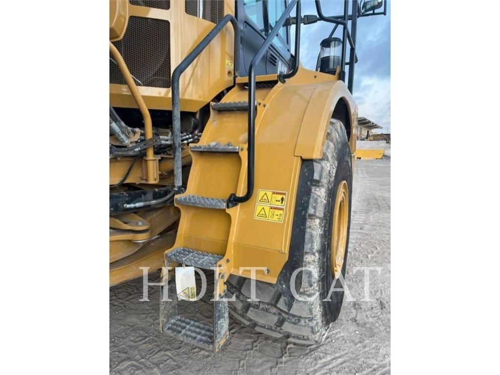 CAT 745 Зчленовані самоскиди