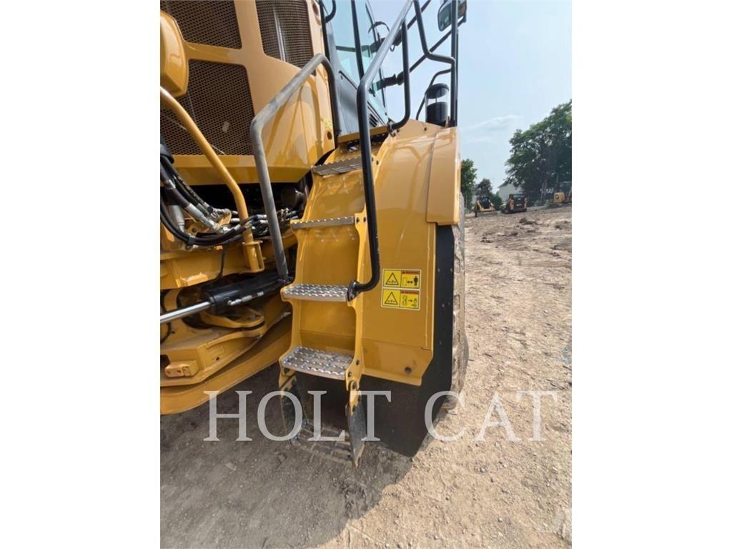 CAT 745 Зчленовані самоскиди