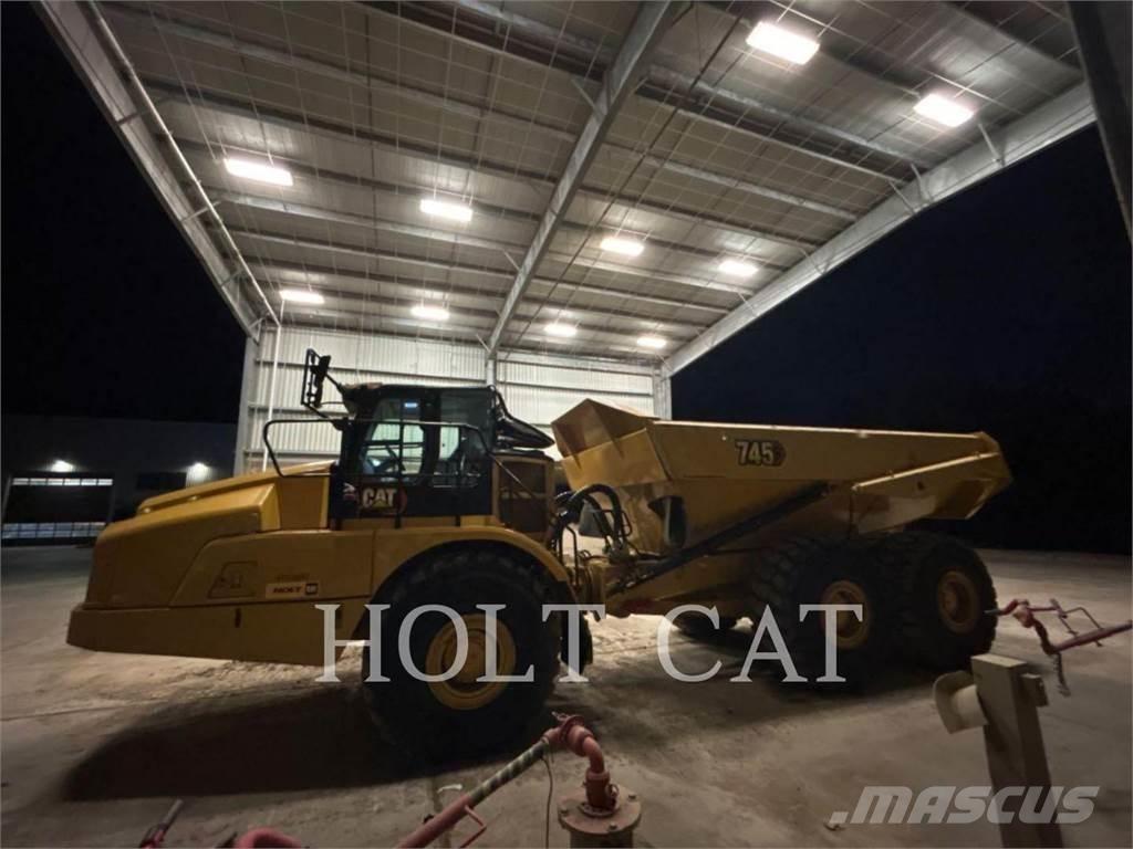 CAT 745 Зчленовані самоскиди
