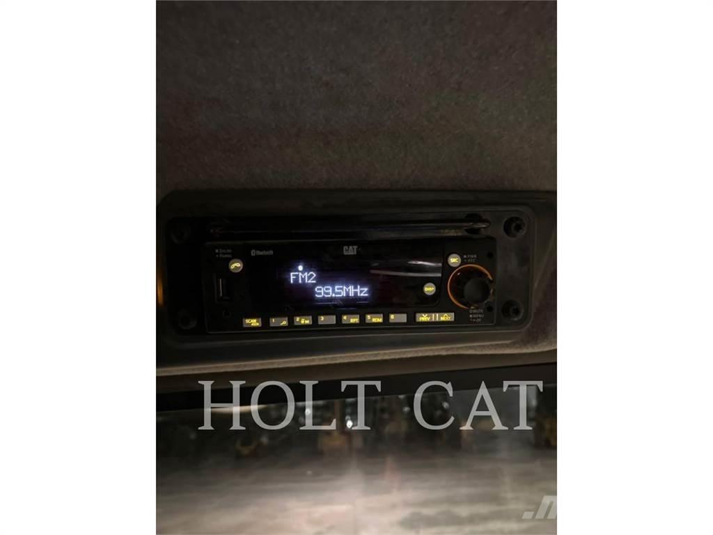 CAT 745 Зчленовані самоскиди